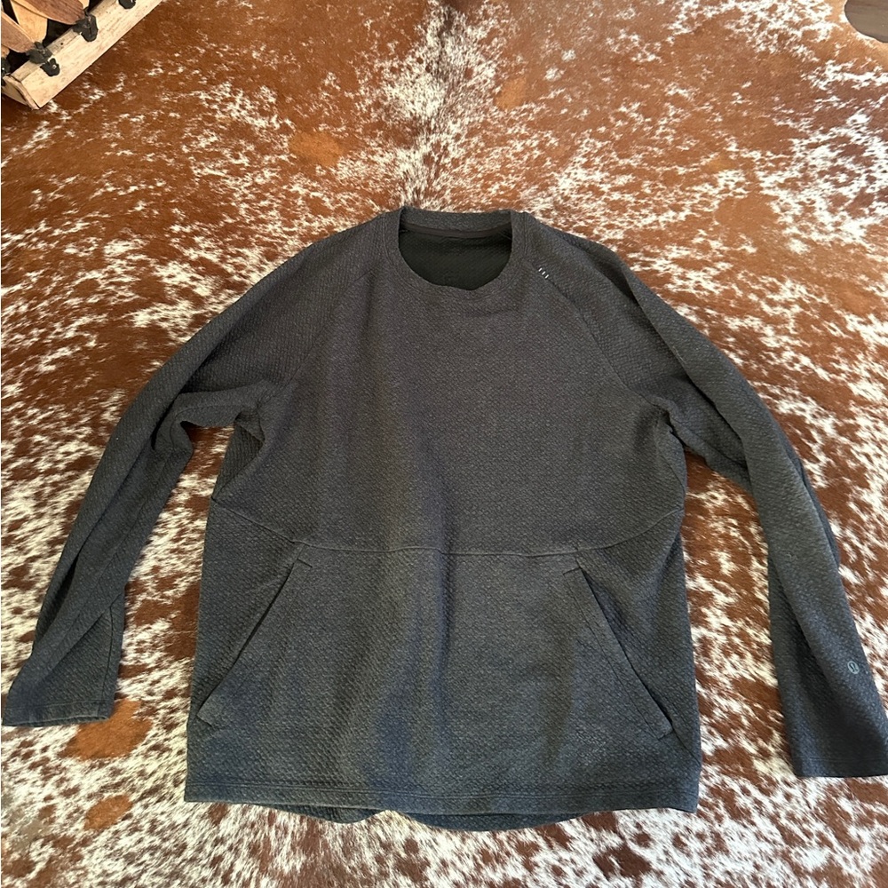 Men's Black lightweight sweatshirt with zip pockets